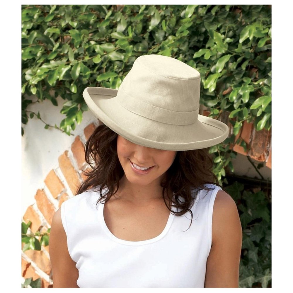 White Tilly hat